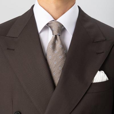 画像：ブラウンのスーツ2セット胸部アップ参考画像