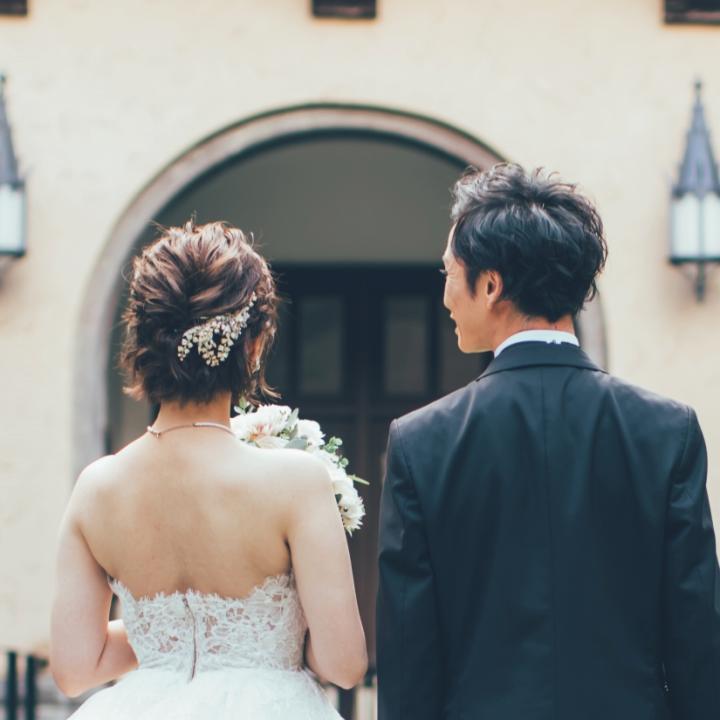 喪中に結婚式をあげていい？ 延期を決めるポイントとは